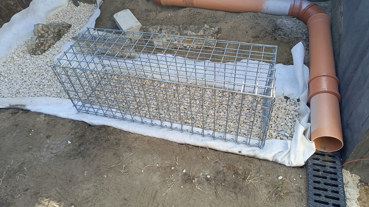 Цоколь, 100x30x30 Сетка сварная, Zn яч. 50х100 Ø3,8 мм. ГОСТ Р 58120-2018